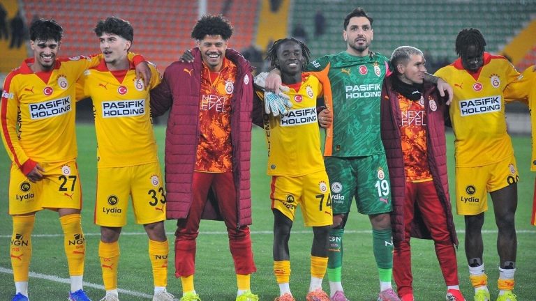 Galatasaray’da 4 oyuncu kariyerlerinde ilk kez şampiyonluk sevinci yaşadı