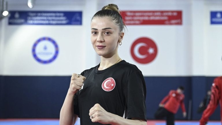 Merve Dinçel Kavurat Avrupa Tekvando Şampiyonası’nda altın madalya kazandı